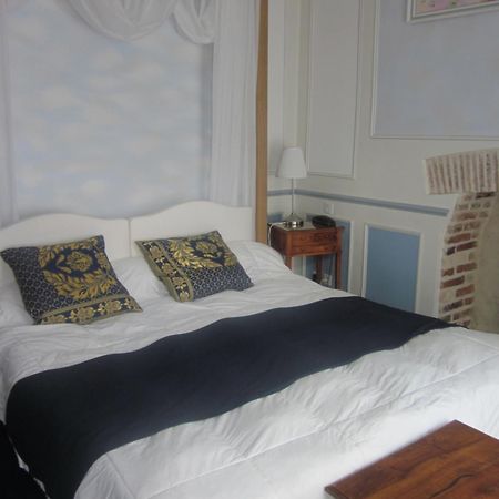Hotel La Cognette A 25 Kilometres De Chateauroux Et 30 Kilometres De Bourges Issoudun Bagian luar foto