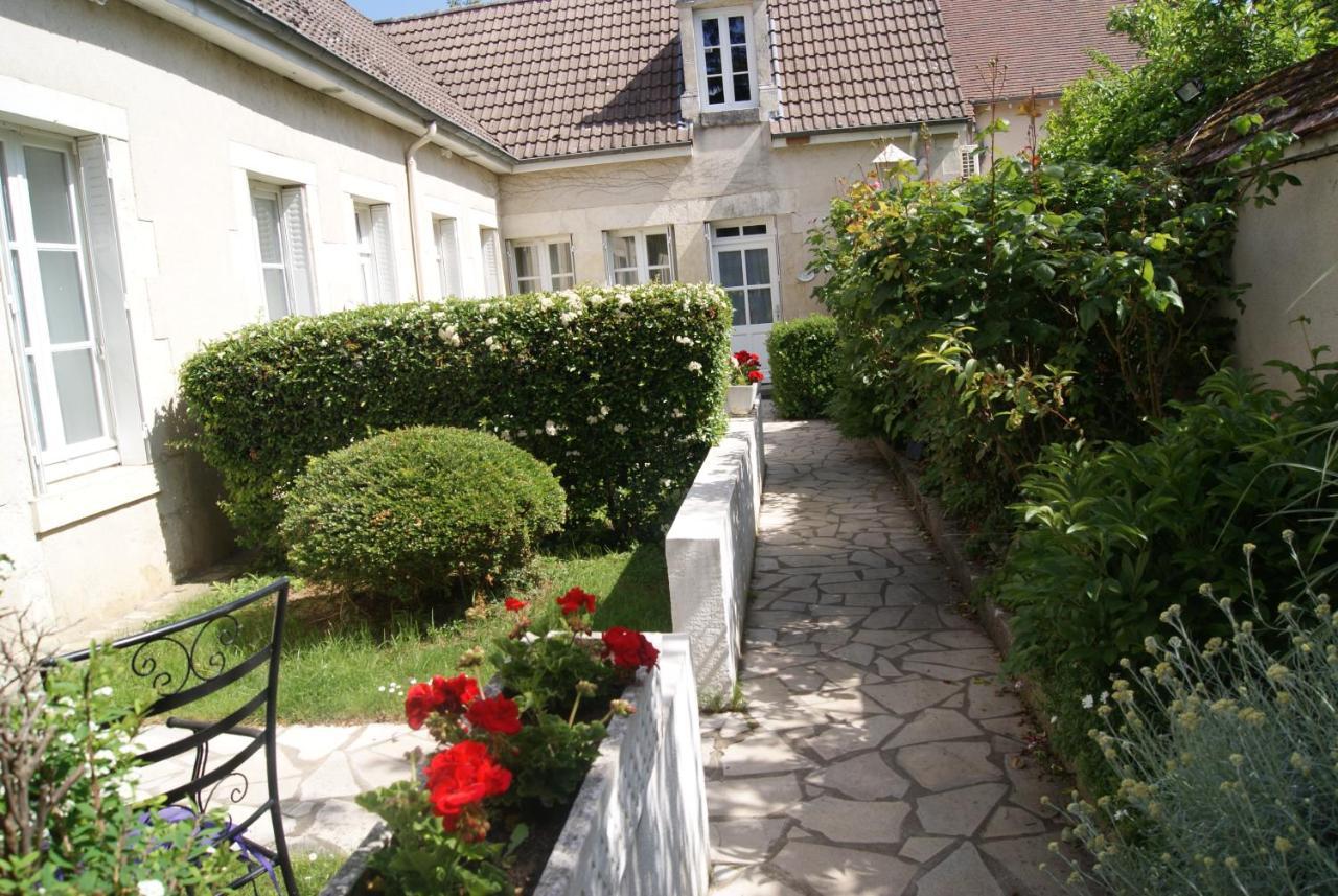 Hotel La Cognette A 25 Kilometres De Chateauroux Et 30 Kilometres De Bourges Issoudun Bagian luar foto