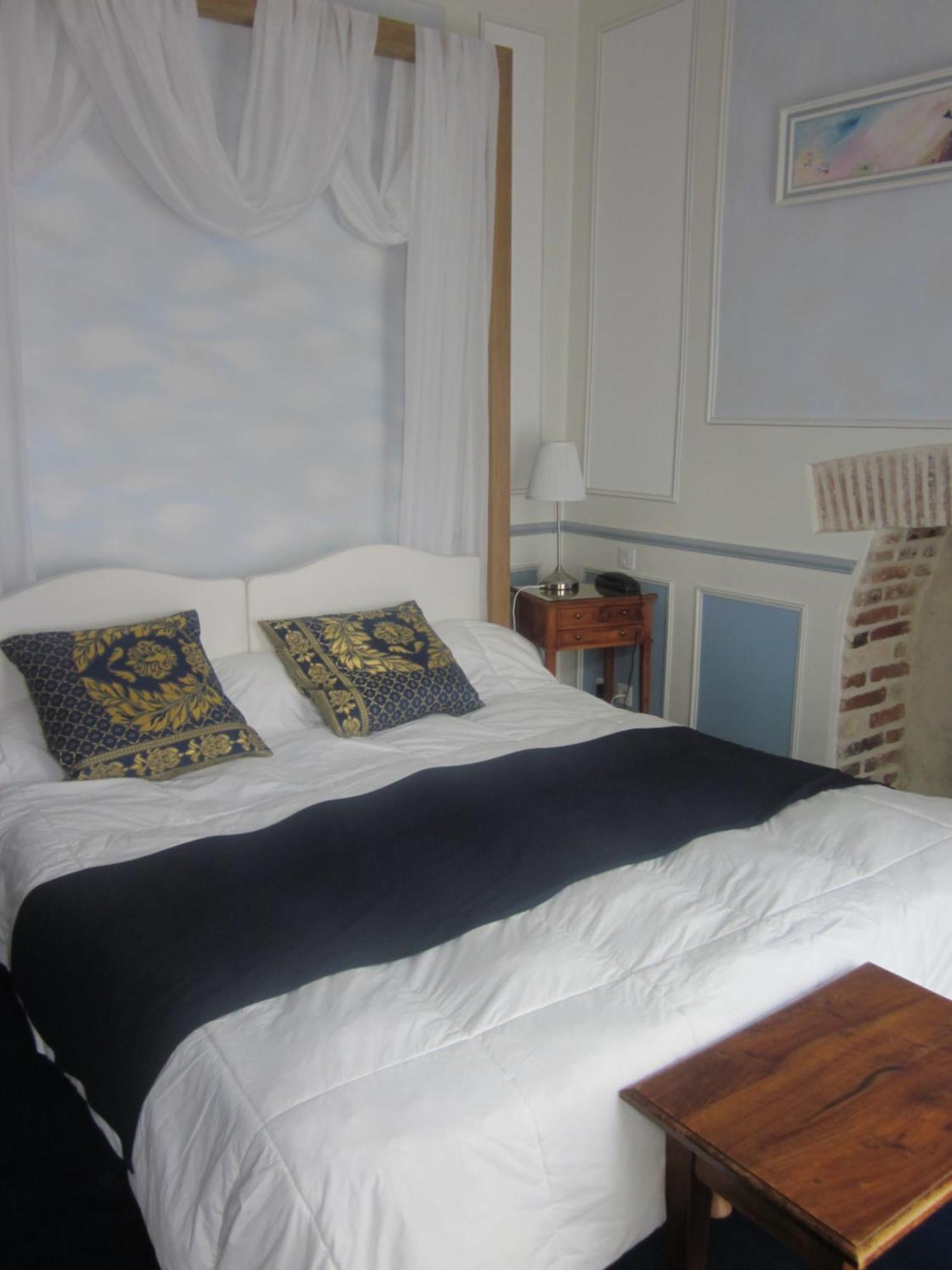 Hotel La Cognette A 25 Kilometres De Chateauroux Et 30 Kilometres De Bourges Issoudun Bagian luar foto